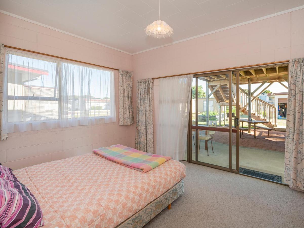 Cosy At Cooks - Cooks Beach Downstairs Unit Luaran gambar